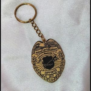 🆓 free with purchase Officers memorial fund supporter 2017 keychain